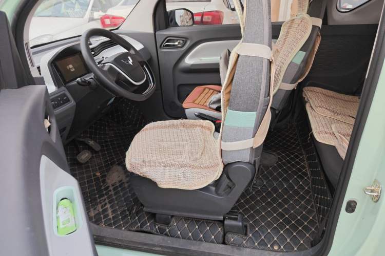 Used Wuling Hongguang MINIEV 2022 Macaron Premium Model – Lithium Ternary Battery Left Front Seat