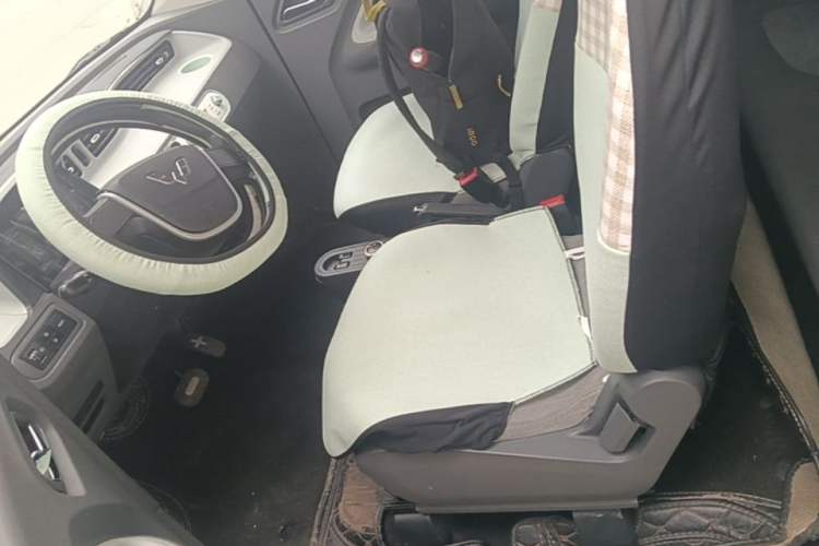 Used Wuling Hongguang MINIEV 2022 Macaron Premium Model – Lithium Ternary Battery Left Front Seat