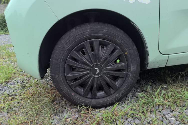 Used Wuling Hongguang MINIEV 2022 Macaron Premium Model – Lithium Iron Phosphate Left Front Wheel Hub