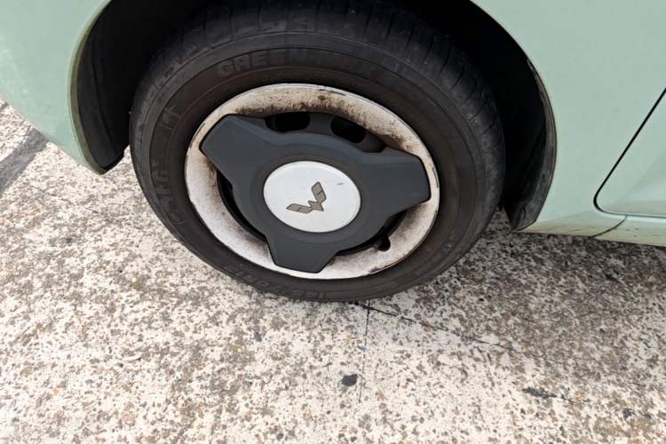 Used Wuling Hongguang MINIEV 2022 Macaron Premium Model – Lithium Iron Phosphate Left Front Wheel Hub