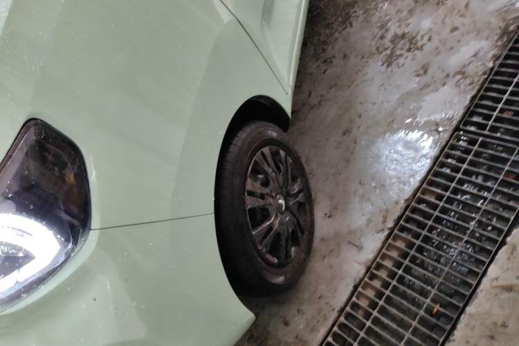Used Wuling Hongguang MINIEV 2022 Macaron Premium Model – Lithium Iron Phosphate Left Front Wheel Hub