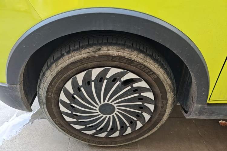 Used Wuling Hongguang MINIEV 2022 GAMEBOY 200km Gaming Edition with Lithium Iron Phosphate Left Front Wheel Hub