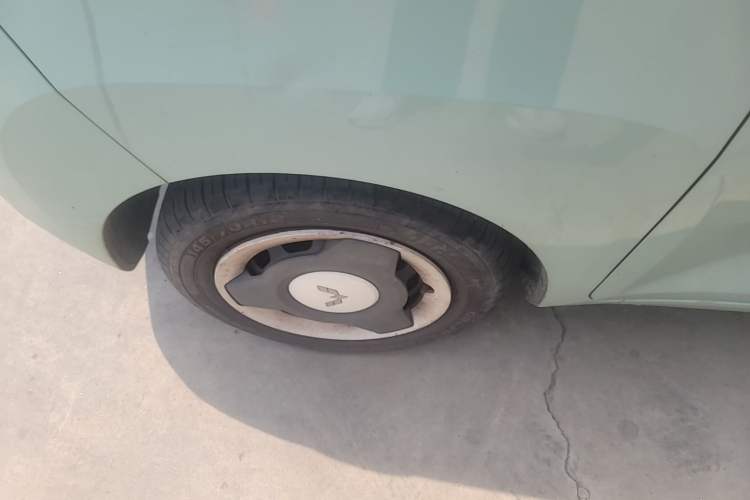 Used Wuling Hongguang MINIEV 2022 Macaron Premium Model – Lithium Iron Phosphate Left Front Wheel Hub