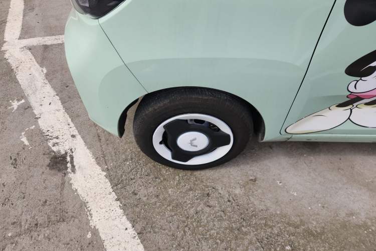 Used Wuling Hongguang MINIEV 2022 Macaron Premium Model – Lithium Ternary Battery Left Front Wheel Hub