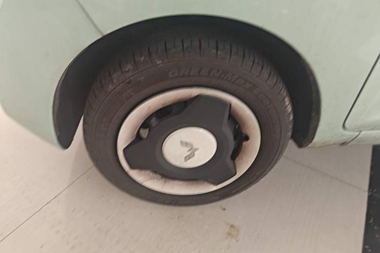 Used Wuling Hongguang MINIEV 2022 Enjoy Edition Lithium Iron Phosphate Left Front Wheel Hub