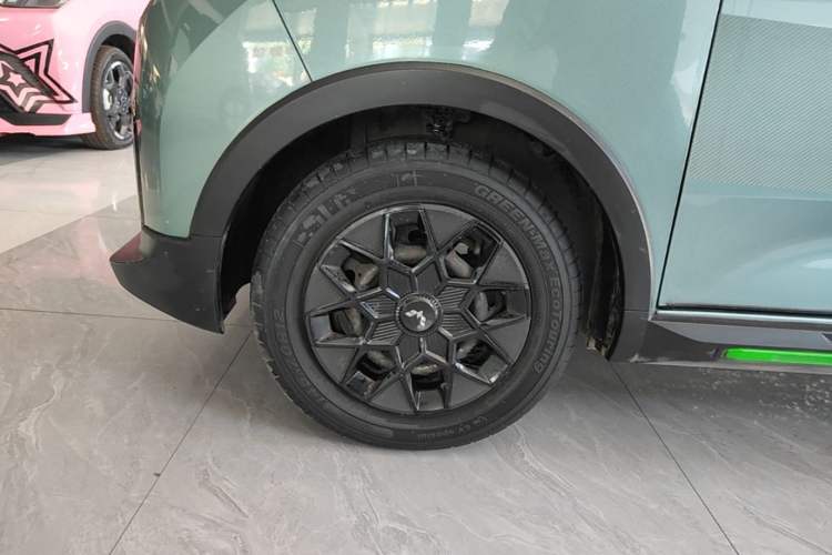 Used Wuling Hongguang MINIEV 2022 GAMEBOY 300km Enthusiast Model with Lithium Iron Phosphate Left Front Wheel Hub