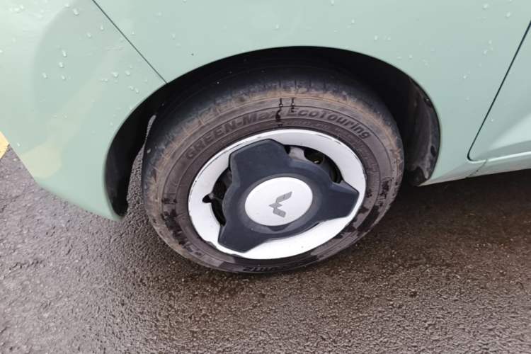 Used Wuling Hongguang MINIEV 2022 Macaron Premium Model – Lithium Iron Phosphate Left Front Wheel Hub