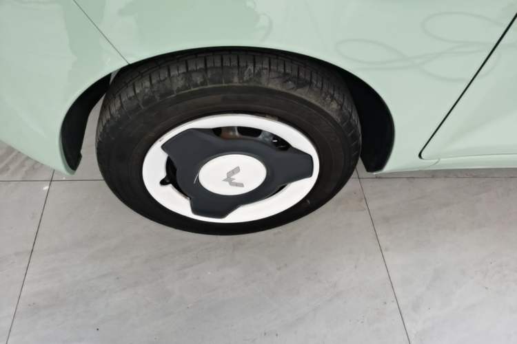 Used Wuling Hongguang MINIEV 2022 Macaron Premium Model – Lithium Iron Phosphate Left Front Wheel Hub