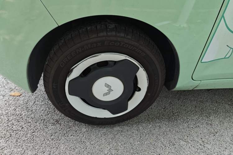 Used Wuling Hongguang MINIEV 2022 Macaron Fashion Edition Lithium-Nickel-Cobalt-Alpha-oxide Left Front Wheel Hub