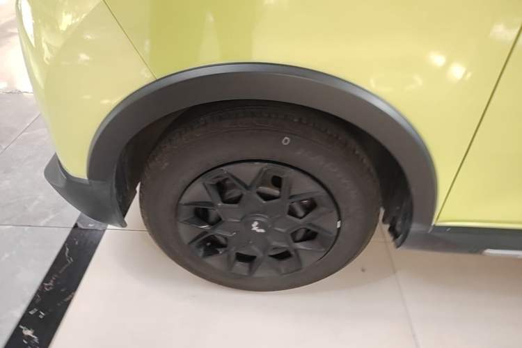 Used Wuling Hongguang MINIEV 2022 GAMEBOY 200km Gaming Edition with Lithium Iron Phosphate Left Front Wheel Hub