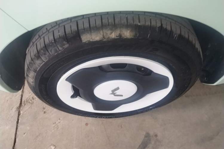 Used Wuling Hongguang MINIEV 2022 Macaron Premium Model – Lithium Iron Phosphate Left Front Wheel Hub