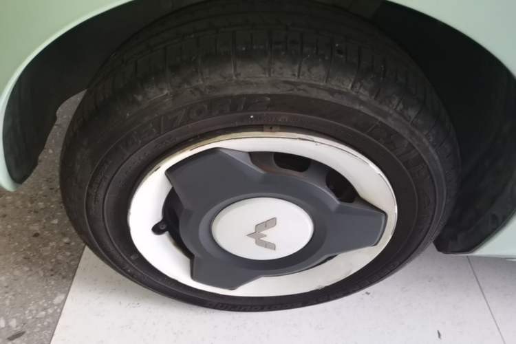 Used Wuling Hongguang MINIEV 2022 Macaron Premium Model – Lithium Iron Phosphate Left Front Wheel Hub