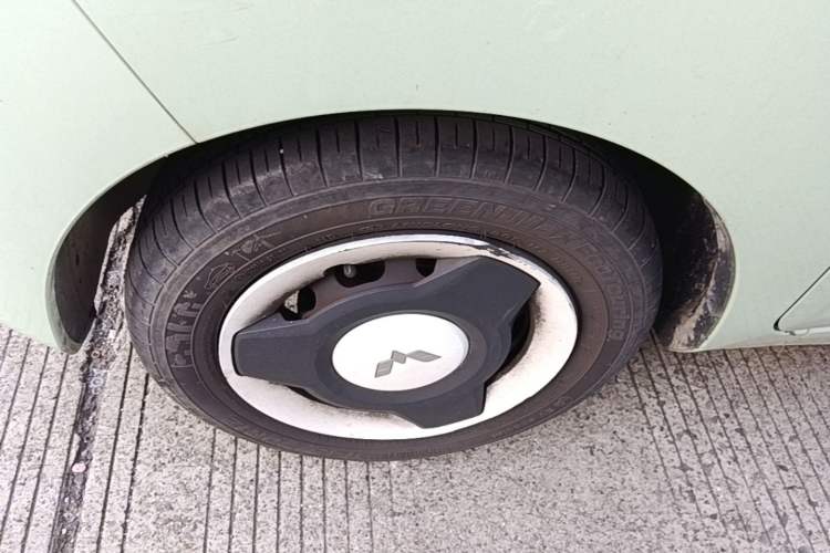 Used Wuling Hongguang MINIEV 2022 Macaron Premium Model – Lithium Iron Phosphate Left Front Wheel Hub
