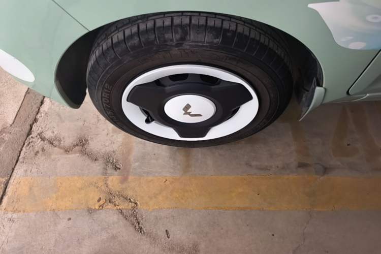 Used Wuling Hongguang MINIEV 2022 Macaron Fashion Model Lithium Iron Phosphate Left Front Wheel Hub