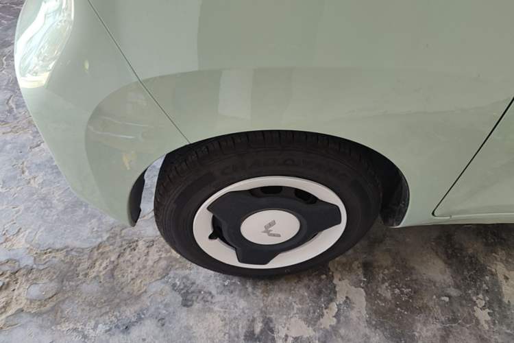 Used Wuling Hongguang MINIEV 2022 Macaron Premium Model – Lithium Iron Phosphate Left Front Wheel Hub