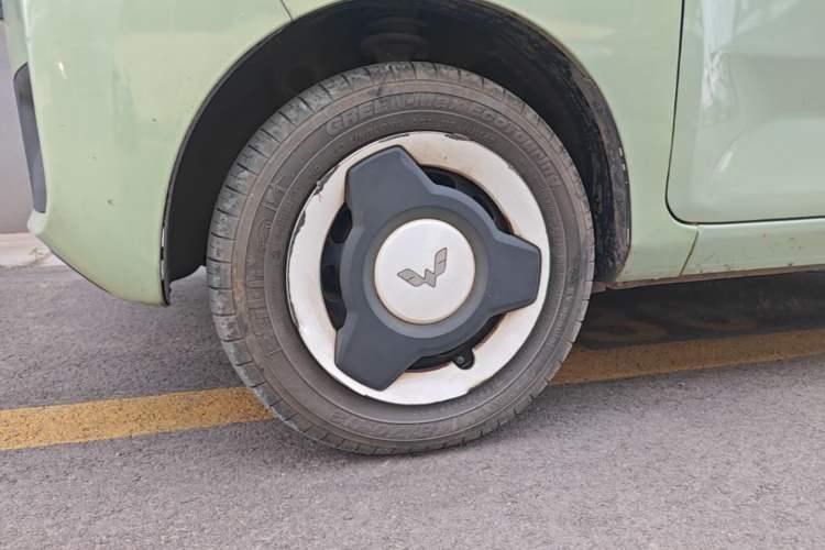 Used Wuling Hongguang MINIEV 2022 Macaron Fashion Edition Lithium-Nickel-Cobalt-Alpha-oxide Left Front Wheel Hub