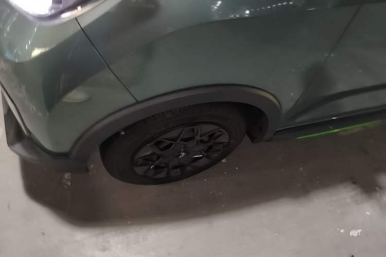 Used Wuling Hongguang MINIEV 2022 GAMEBOY 200km Gaming Edition with Lithium Iron Phosphate Left Front Wheel Hub
