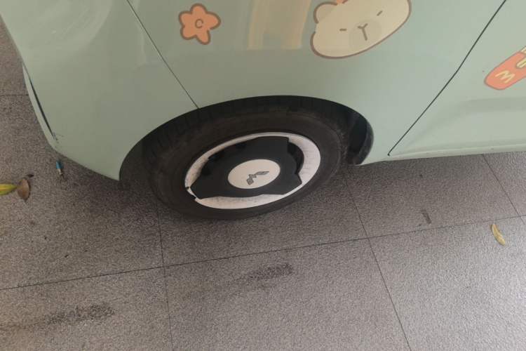 Used Wuling Hongguang MINIEV 2022 Macaron Premium Model – Lithium Iron Phosphate Left Front Wheel Hub