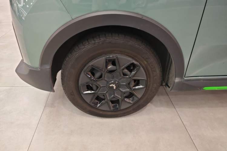 Used Wuling Hongguang MINIEV 2022 GAMEBOY 200km Gaming Edition with Lithium Iron Phosphate Left Front Wheel Hub