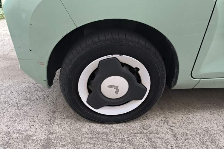 Used Wuling Hongguang MINIEV 2022 Macaron Premium Model – Lithium Iron Phosphate Left Front Wheel Hub