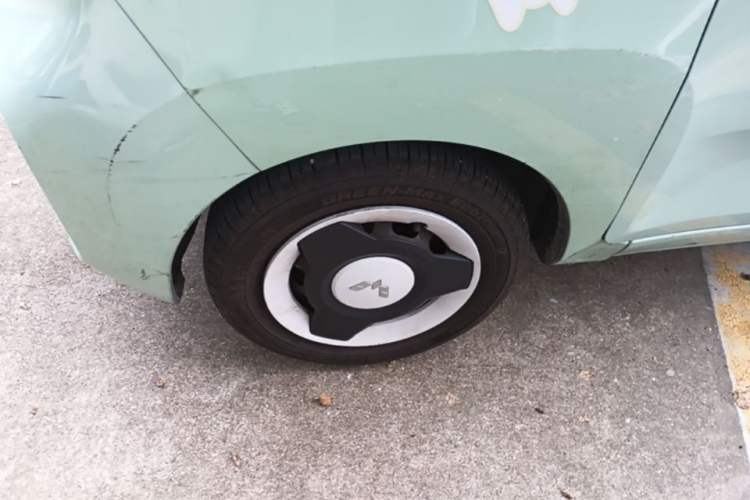 Used Wuling Hongguang MINIEV 2022 Macaron Premium Model – Lithium Iron Phosphate Left Front Wheel Hub