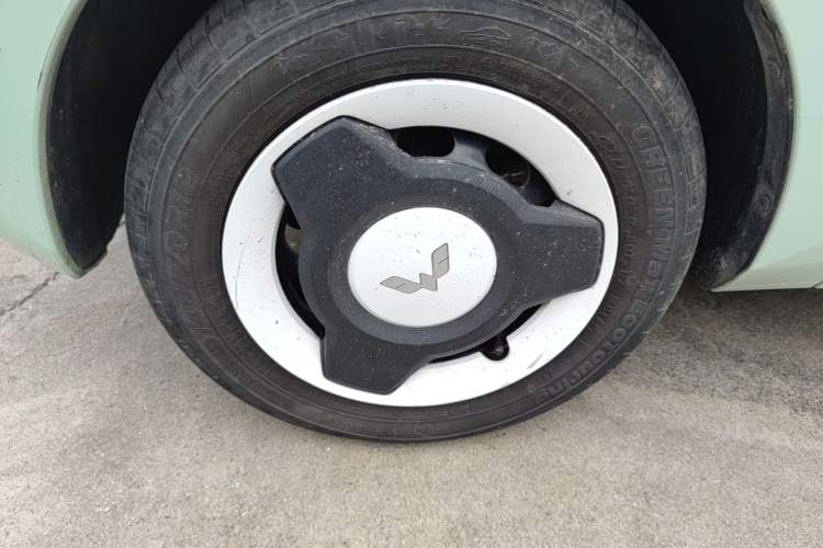 Used Wuling Hongguang MINIEV 2022 Macaron Premium Model – Lithium Ternary Battery Left Front Wheel Hub