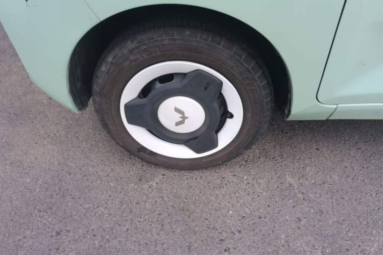 Used Wuling Hongguang MINIEV 2022 Macaron Premium Model – Lithium Iron Phosphate Left Front Wheel Hub