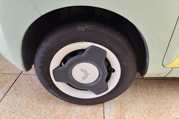 Used Wuling Hongguang MINIEV 2022 Macaron Premium Model – Lithium Iron Phosphate Left Front Wheel Hub