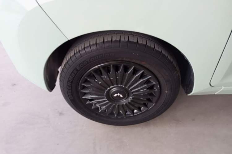 Used Wuling Hongguang MINIEV 2022 Macaron Fashion Edition Lithium-Nickel-Cobalt-Alpha-oxide Left Front Wheel Hub