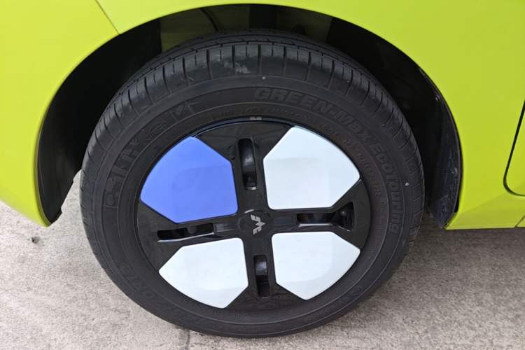 Used Wuling Hongguang MINIEV 2022 Macaron-Color Edition Lithium Iron Phosphate Left Front Wheel Hub