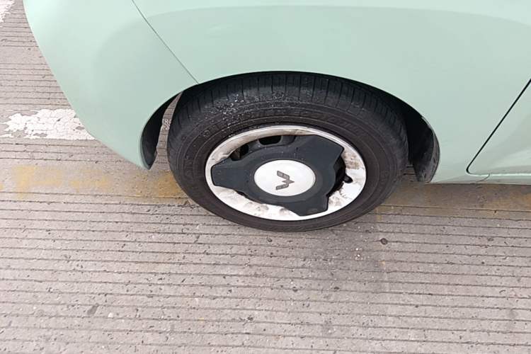 Used Wuling Hongguang MINIEV 2022 Macaron Premium Model – Lithium Iron Phosphate Left Front Wheel Hub
