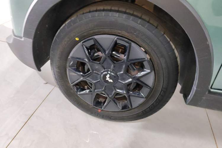 Used Wuling Hongguang MINIEV 2022 GAMEBOY 200km Gaming Edition with Lithium Iron Phosphate Left Front Wheel Hub
