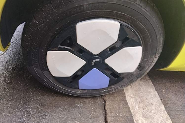 Used Wuling Hongguang MINIEV 2022 Macaron-Color Edition Lithium Iron Phosphate Left Front Wheel Hub