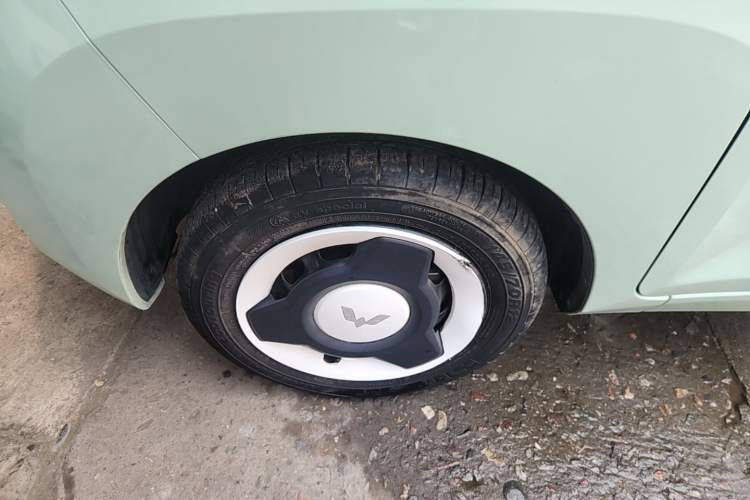 Used Wuling Hongguang MINIEV 2022 Macaron Premium Model – Lithium Ternary Battery Left Front Wheel Hub