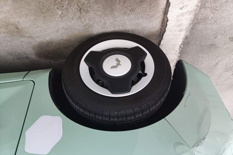 Used Wuling Hongguang MINIEV 2022 Macaron Premium Model – Lithium Iron Phosphate Left Front Wheel Hub