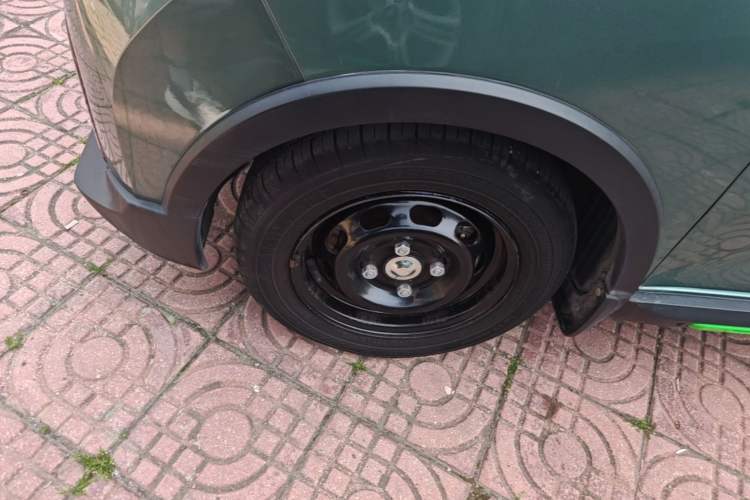 Used Wuling Hongguang MINIEV 2022 GAMEBOY 300km Enthusiast Model with Lithium Iron Phosphate Left Front Wheel Hub
