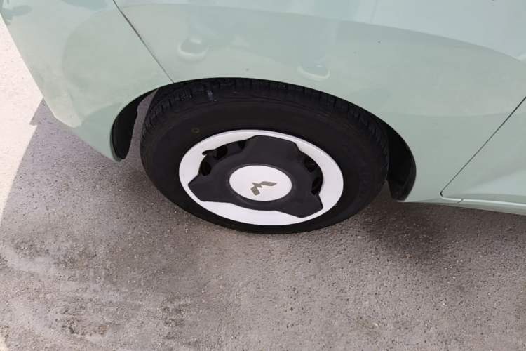 Used Wuling Hongguang MINIEV 2022 Macaron Premium Model – Lithium Iron Phosphate Left Front Wheel Hub
