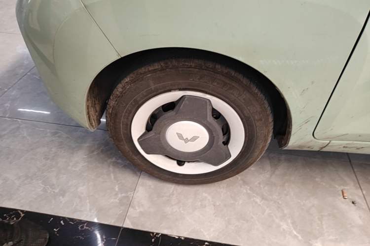 Used Wuling Hongguang MINIEV 2022 Macaron Premium Model – Lithium Iron Phosphate Left Front Wheel Hub