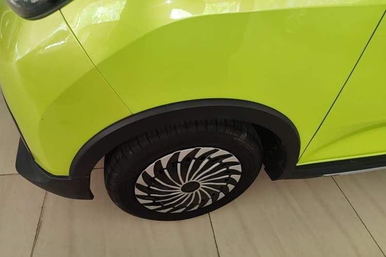 Used Wuling Hongguang MINIEV 2022 GAMEBOY 200km Gaming Edition with Lithium Iron Phosphate Left Front Wheel Hub