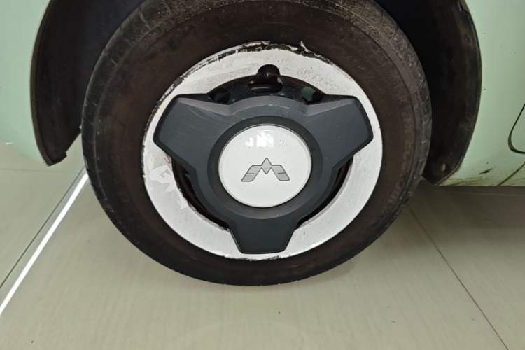 Used Wuling Hongguang MINIEV 2022 Macaron Premium Model – Lithium Iron Phosphate Left Front Wheel Hub