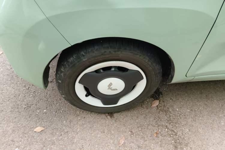 Used Wuling Hongguang MINIEV 2022 Macaron Premium Model – Lithium Iron Phosphate Left Front Wheel Hub