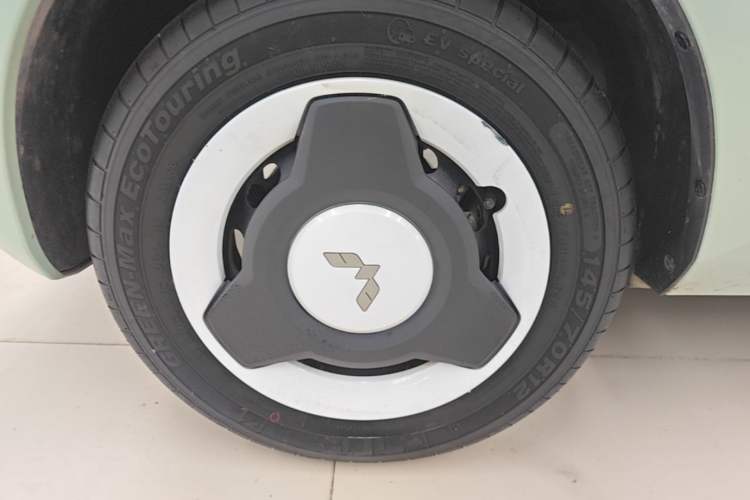 Used Wuling Hongguang MINIEV 2022 Macaron Premium Model – Lithium Iron Phosphate Left Front Wheel Hub