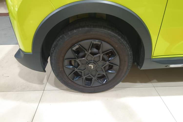 Used Wuling Hongguang MINIEV 2022 GAMEBOY 200km Gaming Edition with Lithium Iron Phosphate Left Front Wheel Hub
