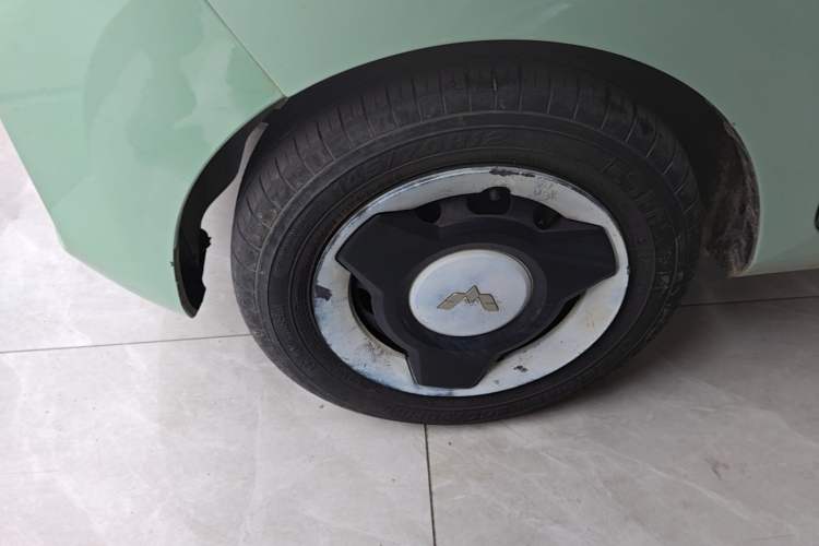 Used Wuling Hongguang MINIEV 2022 Macaron Premium Model – Lithium Iron Phosphate Left Front Wheel Hub
