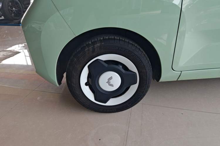 Used Wuling Hongguang MINIEV 2022 Macaron Premium Model – Lithium Iron Phosphate Left Front Wheel Hub