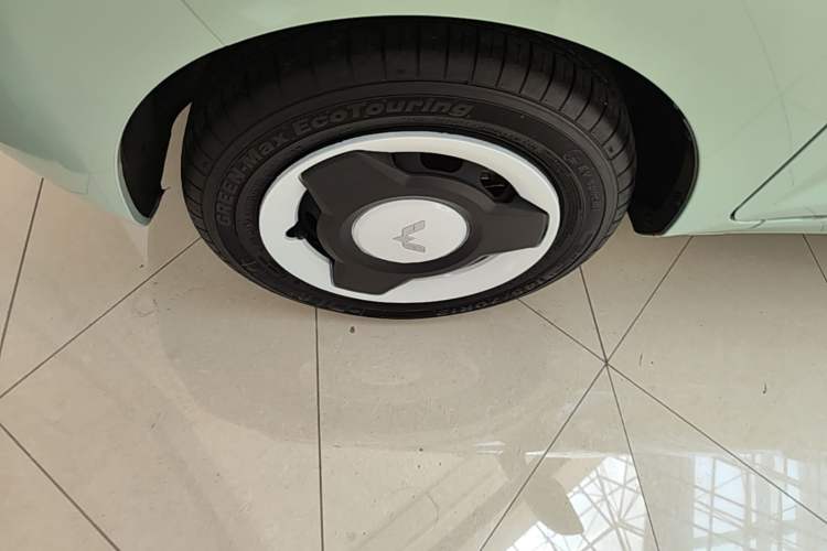 Used Wuling Hongguang MINIEV 2022 Macaron Premium Model – Lithium Iron Phosphate Left Front Wheel Hub