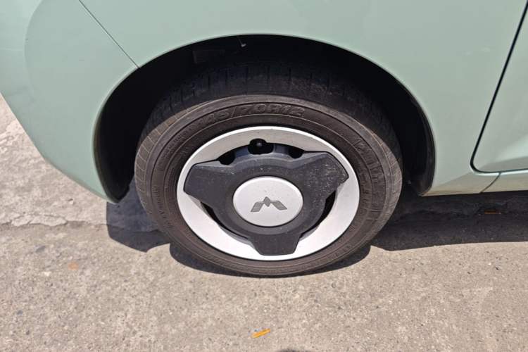 Used Wuling Hongguang MINIEV 2022 Macaron Premium Model – Lithium Iron Phosphate Left Front Wheel Hub