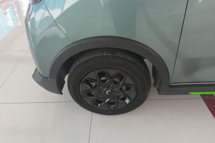 Used Wuling Hongguang MINIEV 2022 GAMEBOY 200km Gaming Edition with Lithium Iron Phosphate Left Front Wheel Hub
