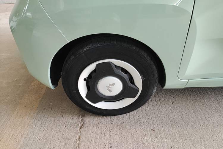 Used Wuling Hongguang MINIEV 2022 Macaron Premium Model – Lithium Ternary Battery Left Front Wheel Hub