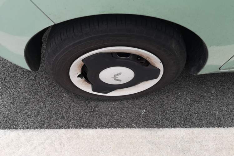 Used Wuling Hongguang MINIEV 2022 Macaron Premium Model – Lithium Ternary Battery Left Front Wheel Hub